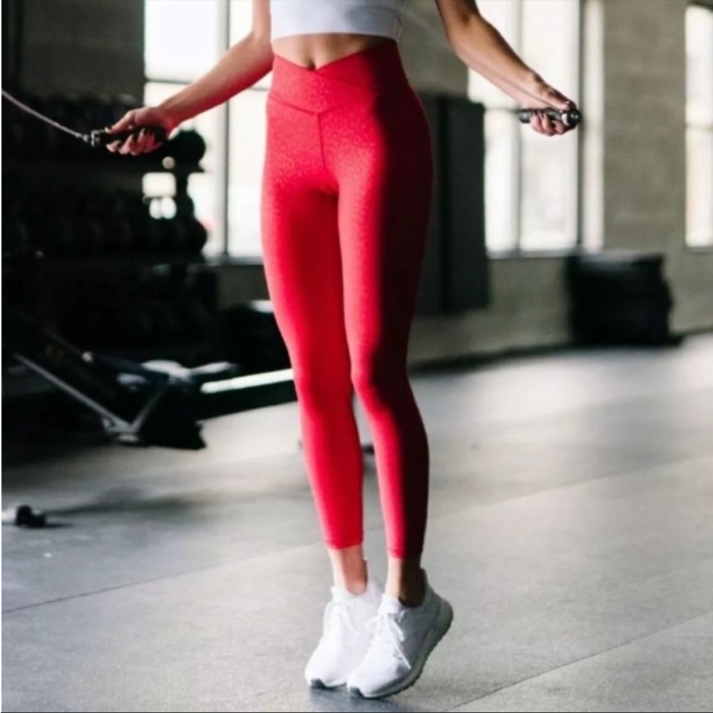 Zyia scrunch butt red leopard leggings (6-8)
